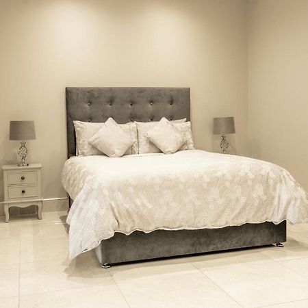 The View Apartment 2, Newry - Luxury Open Plan Apartment With City Views ภายนอก รูปภาพ