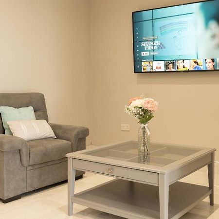 The View Apartment 2, Newry - Luxury Open Plan Apartment With City Views ภายนอก รูปภาพ