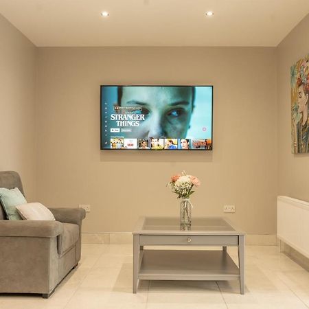 The View Apartment 2, Newry - Luxury Open Plan Apartment With City Views ภายนอก รูปภาพ