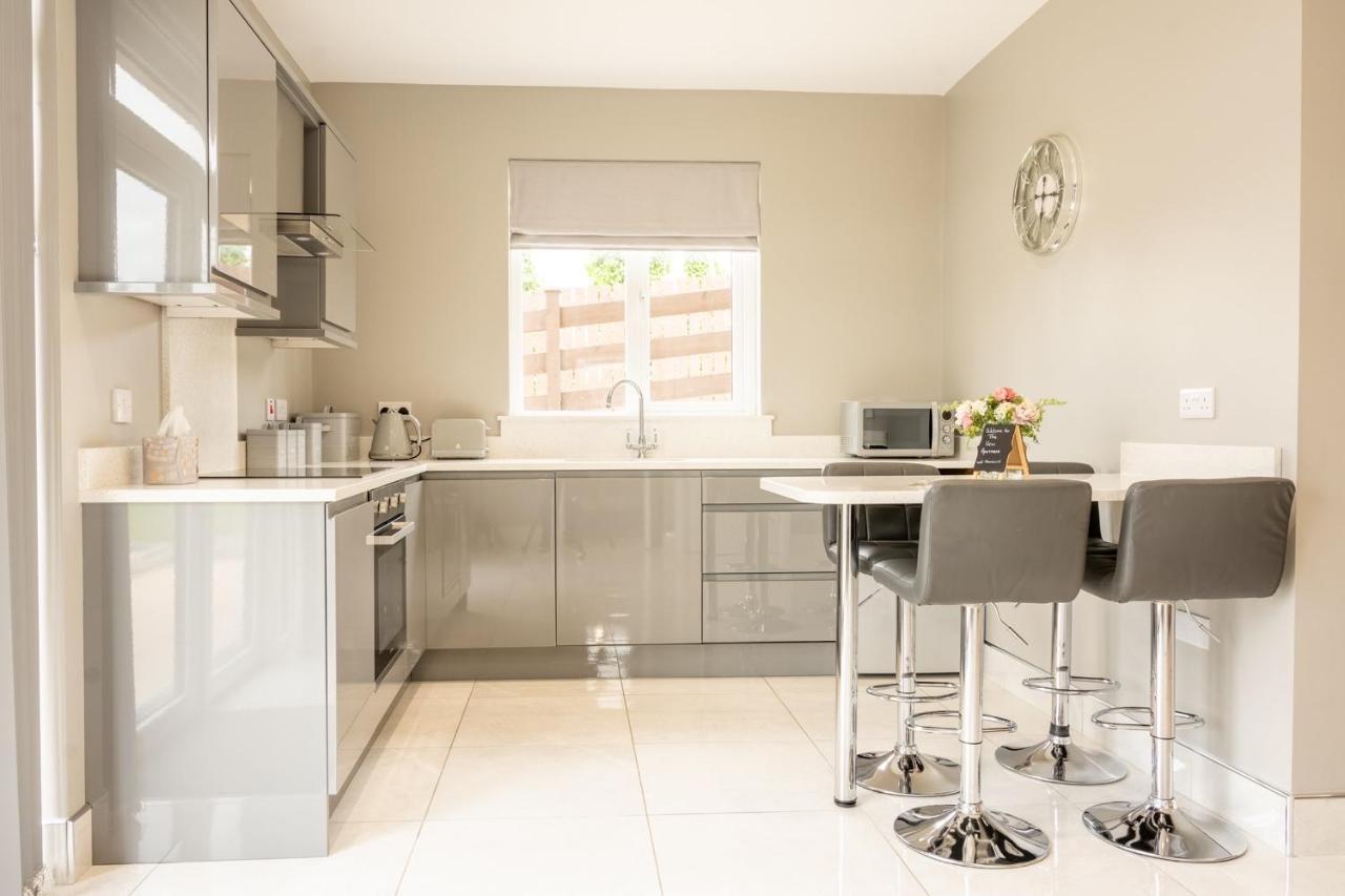 The View Apartment 2, Newry - Luxury Open Plan Apartment With City Views ภายนอก รูปภาพ