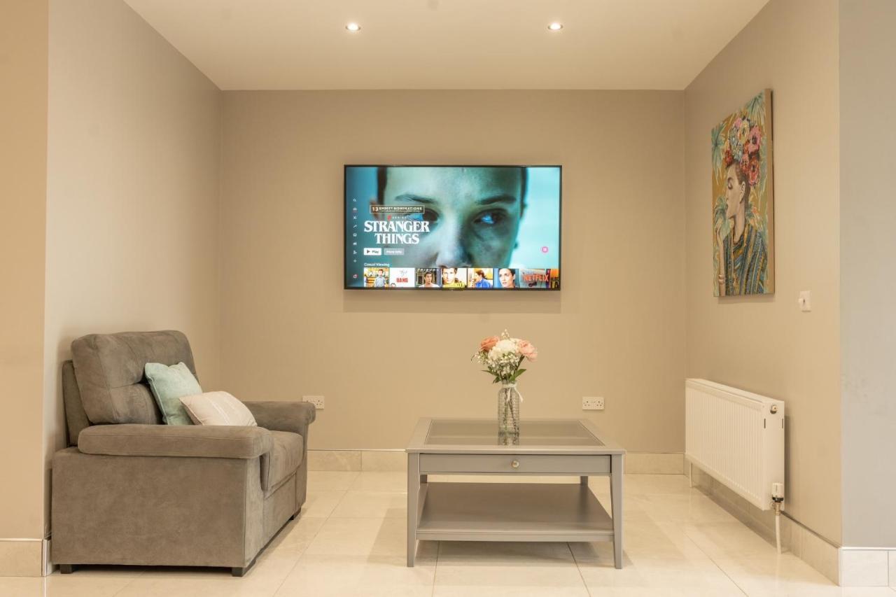 The View Apartment 2, Newry - Luxury Open Plan Apartment With City Views ภายนอก รูปภาพ
