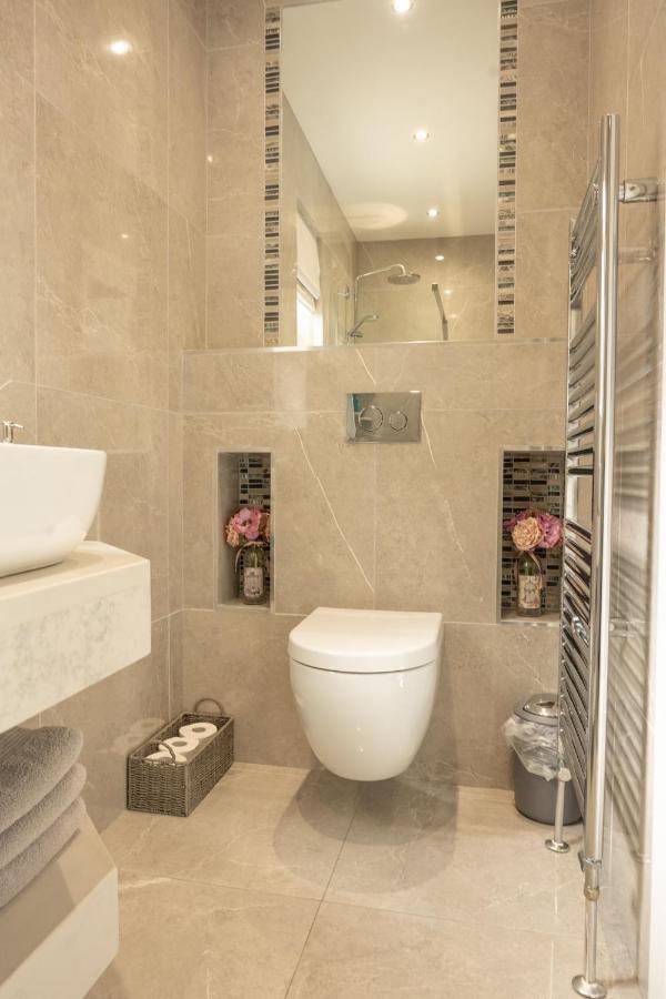 The View Apartment 2, Newry - Luxury Open Plan Apartment With City Views ภายนอก รูปภาพ
