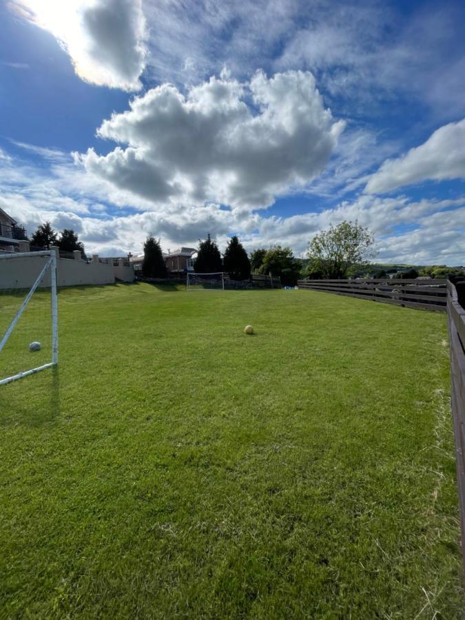 The View Apartment 2, Newry - Luxury Open Plan Apartment With City Views ภายนอก รูปภาพ